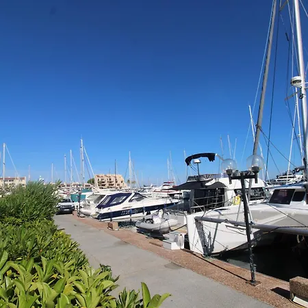 Marcogvoile - Golfe De Saint-tropez - T2 Avec Vue Sur La Marina *
