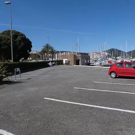 Marcogvoile - Golfe De Saint-tropez - Agreable T2 Avec Vue Sur La Marina Διαμέρισμα Cogolin