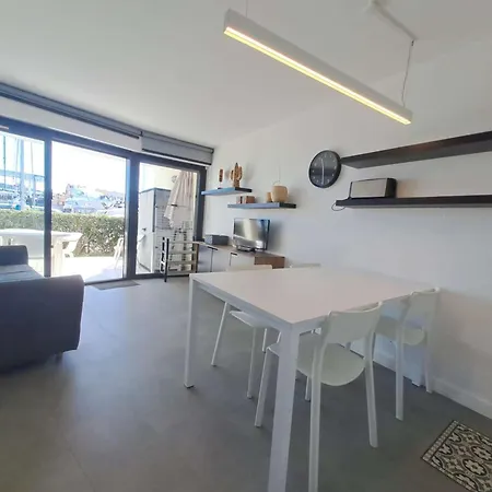 Marcogvoile - Golfe De Saint-tropez - Agreable T2 Avec Vue Sur La Marina Apartment